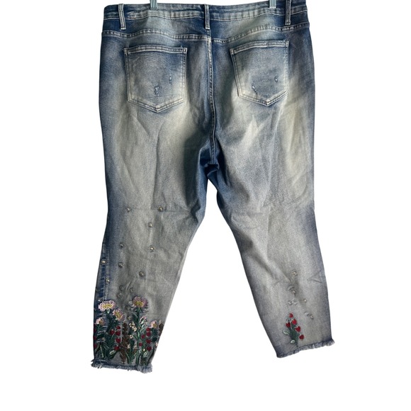 Elite Jeans Womens Plus Size 17/18 Floral Embroidered Distressed Crop Denim Blue - Picture 3 of 7
